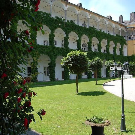 אשאך אן דר דונאו Gaestehaus Schloss Aschach מראה חיצוני תמונה