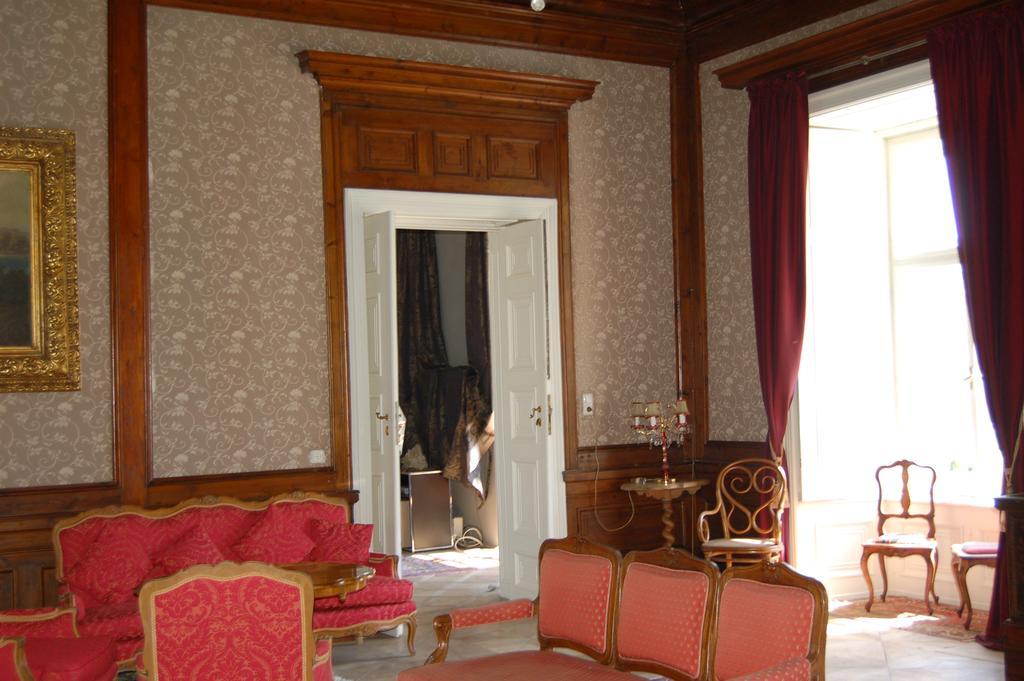 אשאך אן דר דונאו Gaestehaus Schloss Aschach מראה חיצוני תמונה